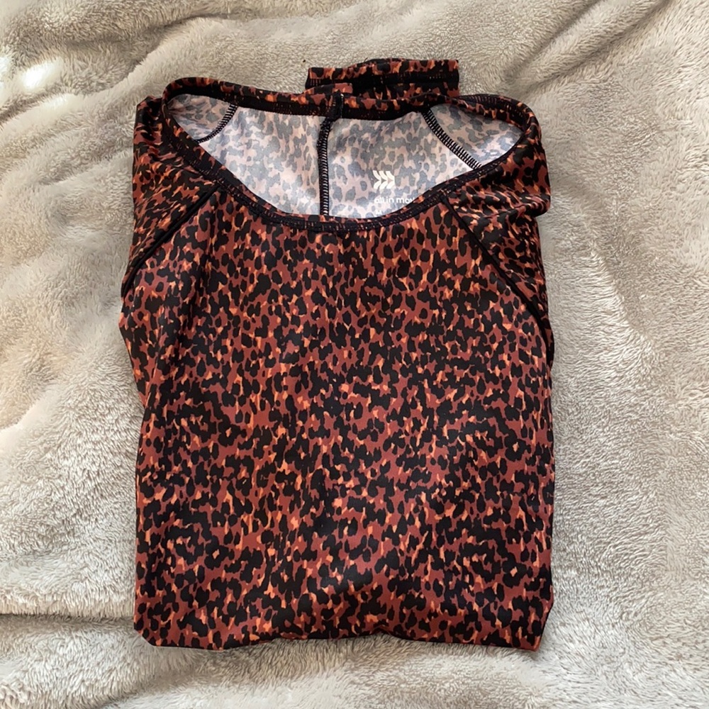 women’s long sleeve swim shirt